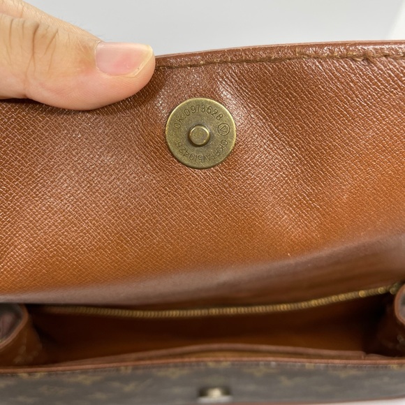 Authentic Louis Vuitton Pochette Damme GM - Picture 8 of 14